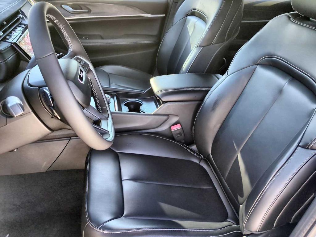 new 2025 Jeep Grand Cherokee L car, priced at $39,595