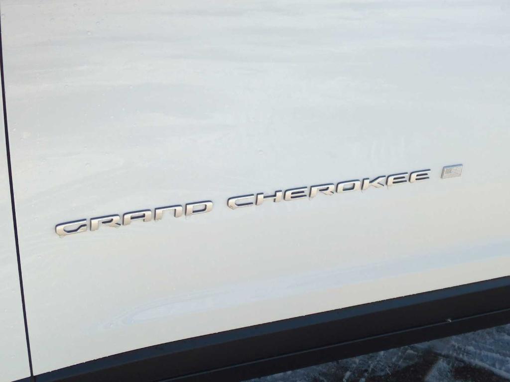 new 2025 Jeep Grand Cherokee L car, priced at $39,595