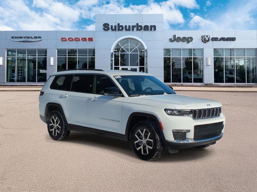 new 2025 Jeep Grand Cherokee L car, priced at $39,595