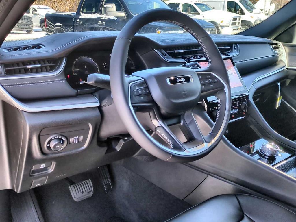 new 2025 Jeep Grand Cherokee L car, priced at $39,595