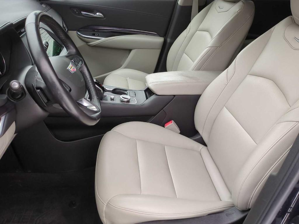 used 2022 Cadillac XT4 car, priced at $23,990