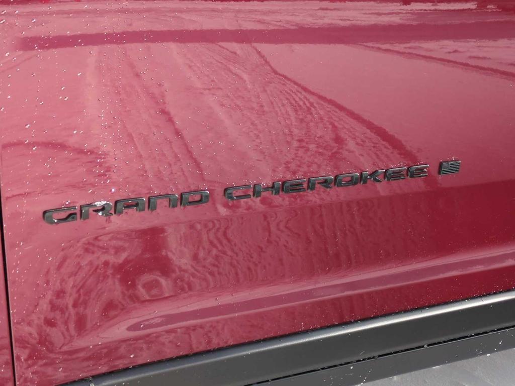 new 2026 Jeep Grand Cherokee car, priced at $42,915