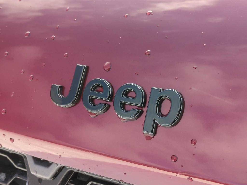 new 2026 Jeep Grand Cherokee car, priced at $42,915