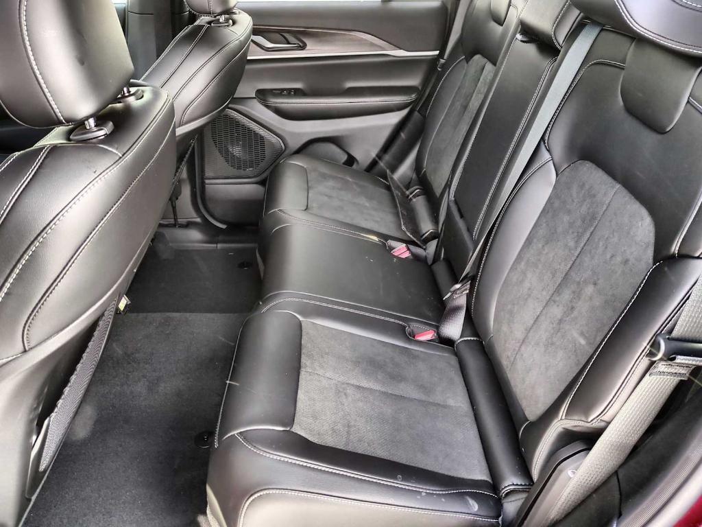 new 2026 Jeep Grand Cherokee car, priced at $42,915