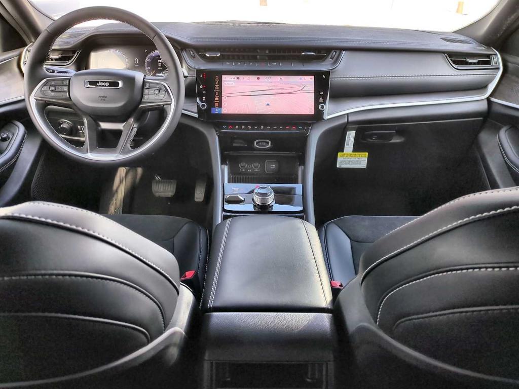 new 2026 Jeep Grand Cherokee car, priced at $42,915