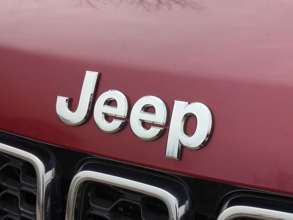 used 2019 Jeep Grand Cherokee car, priced at $15,990