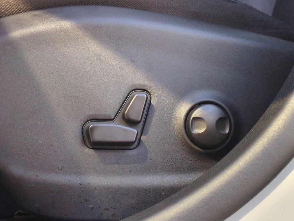 used 2023 Jeep Cherokee car, priced at $23,958