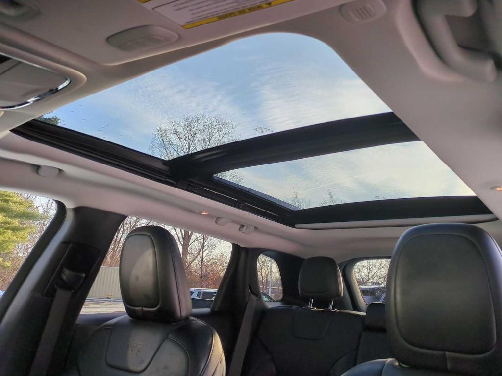 used 2023 Jeep Cherokee car, priced at $23,958