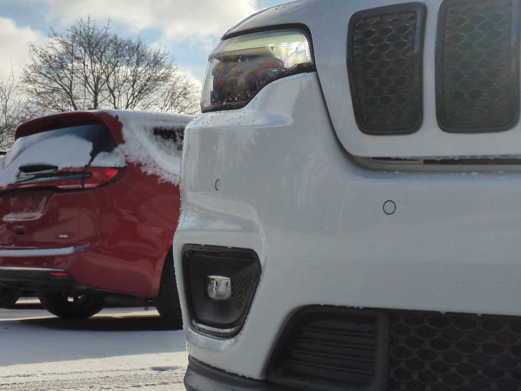 used 2023 Jeep Cherokee car, priced at $23,995