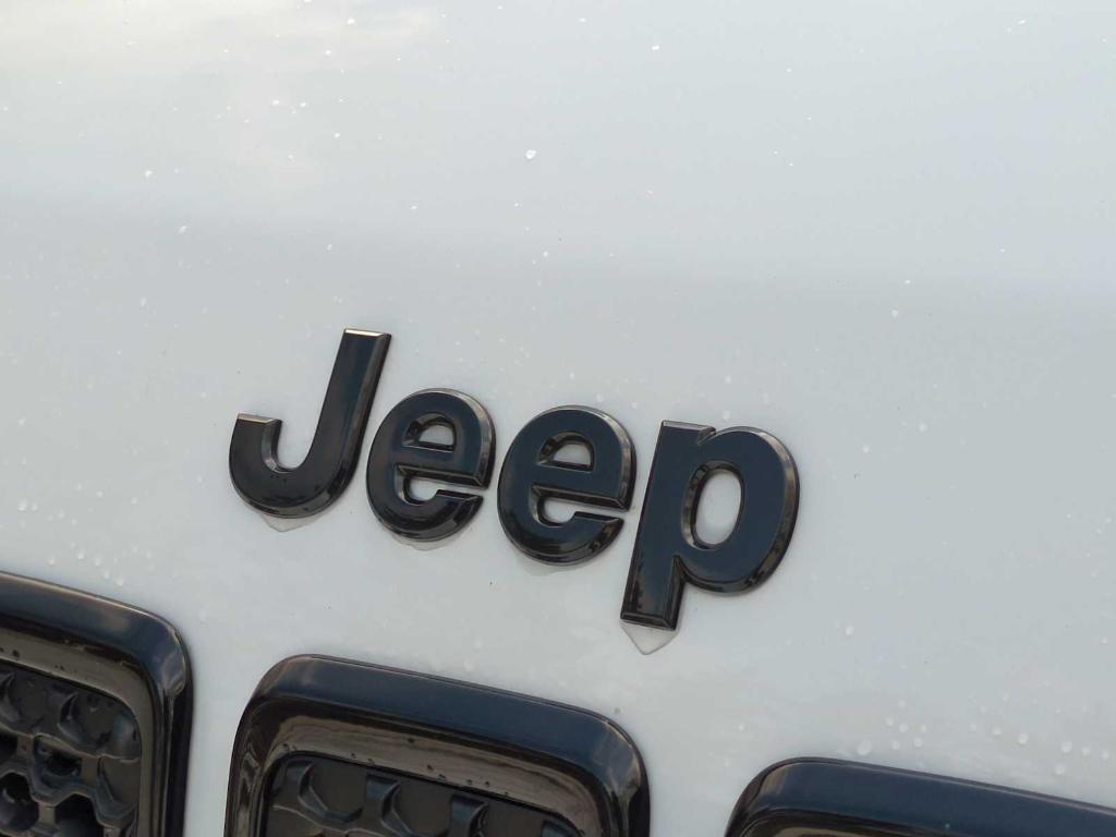 used 2023 Jeep Cherokee car, priced at $23,995