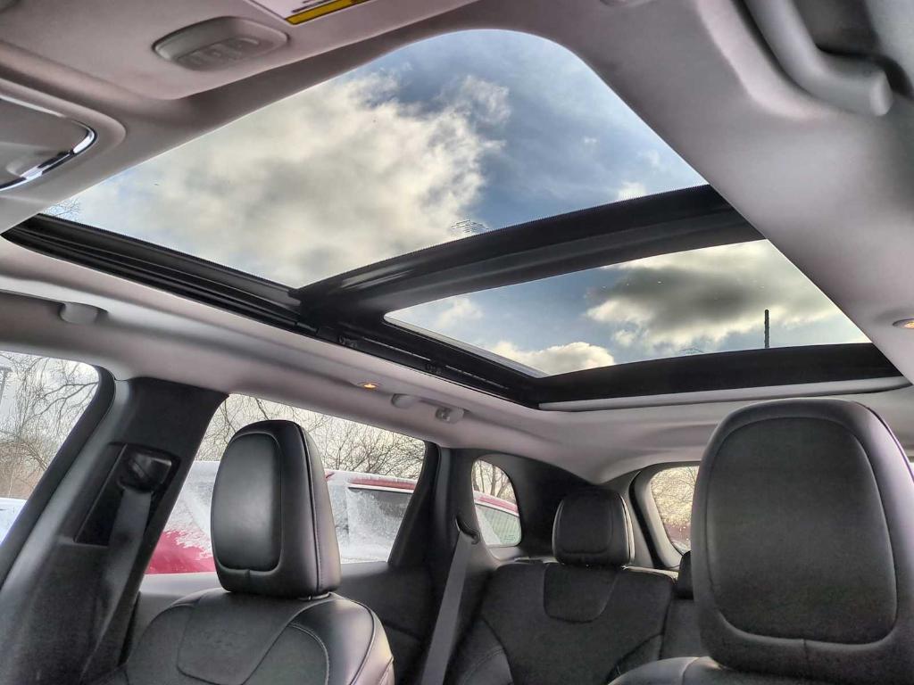 used 2023 Jeep Cherokee car, priced at $23,995