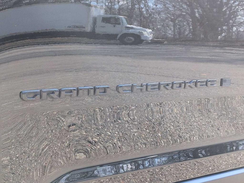 used 2024 Jeep Grand Cherokee car, priced at $33,495