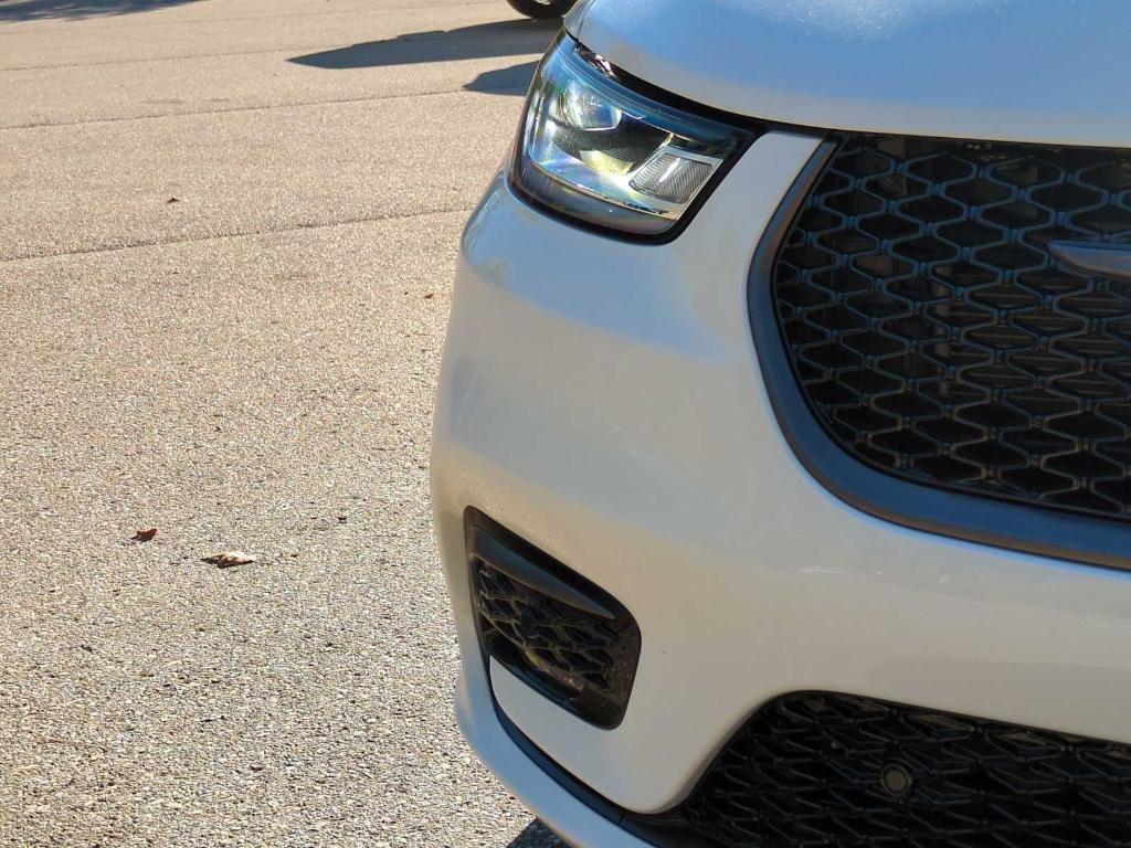 new 2026 Chrysler Pacifica car, priced at $39,160