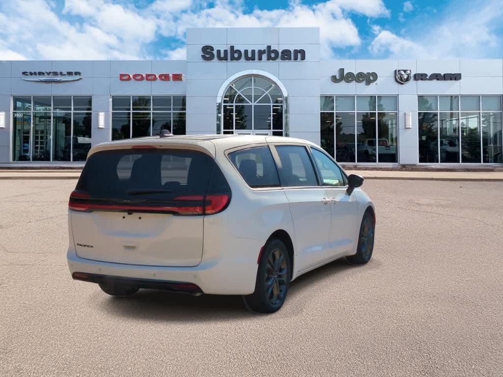 new 2026 Chrysler Pacifica car, priced at $39,160