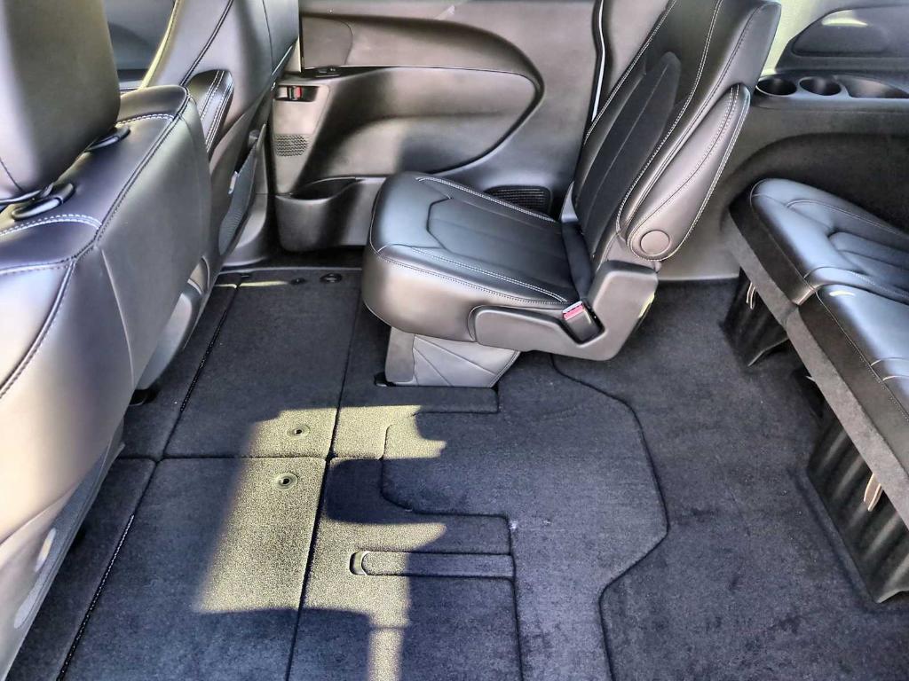 new 2026 Chrysler Pacifica car, priced at $39,160