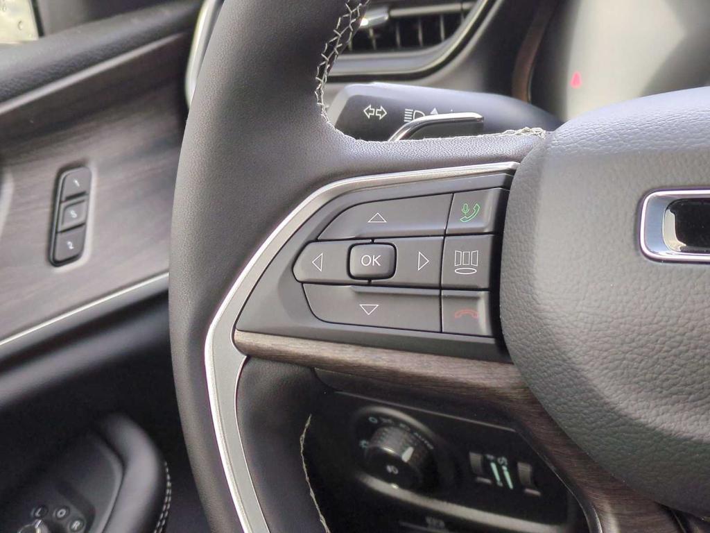 new 2026 Jeep Grand Cherokee car, priced at $42,864