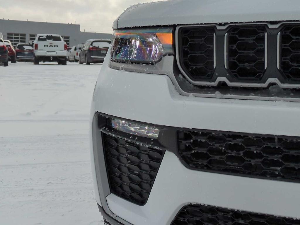new 2026 Jeep Grand Cherokee car, priced at $42,864