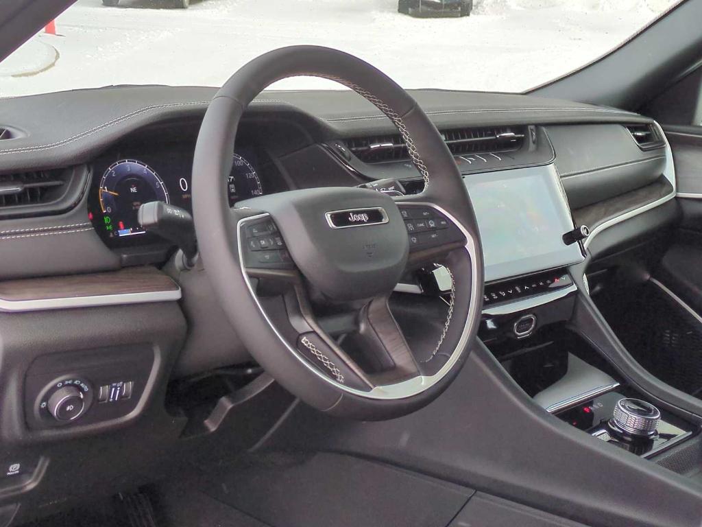 new 2026 Jeep Grand Cherokee car, priced at $42,864