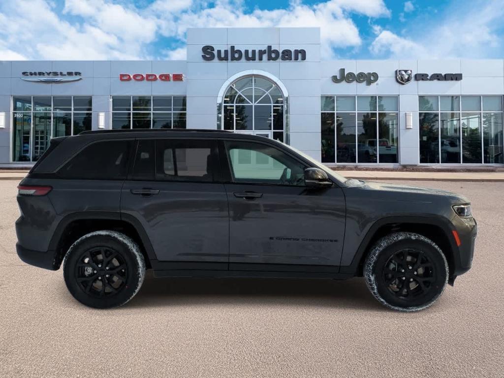 new 2026 Jeep Grand Cherokee car, priced at $42,996