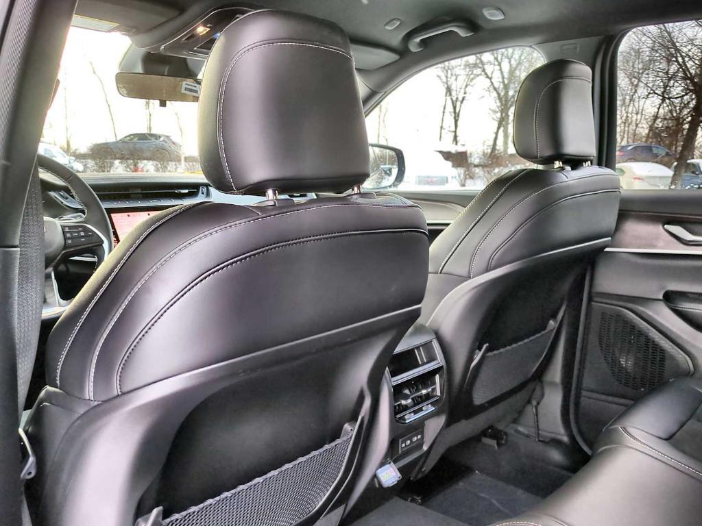 new 2026 Jeep Grand Cherokee car, priced at $41,434