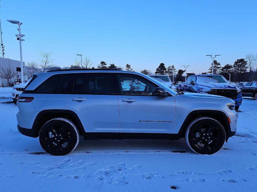 used 2025 Jeep Grand Cherokee car, priced at $44,495