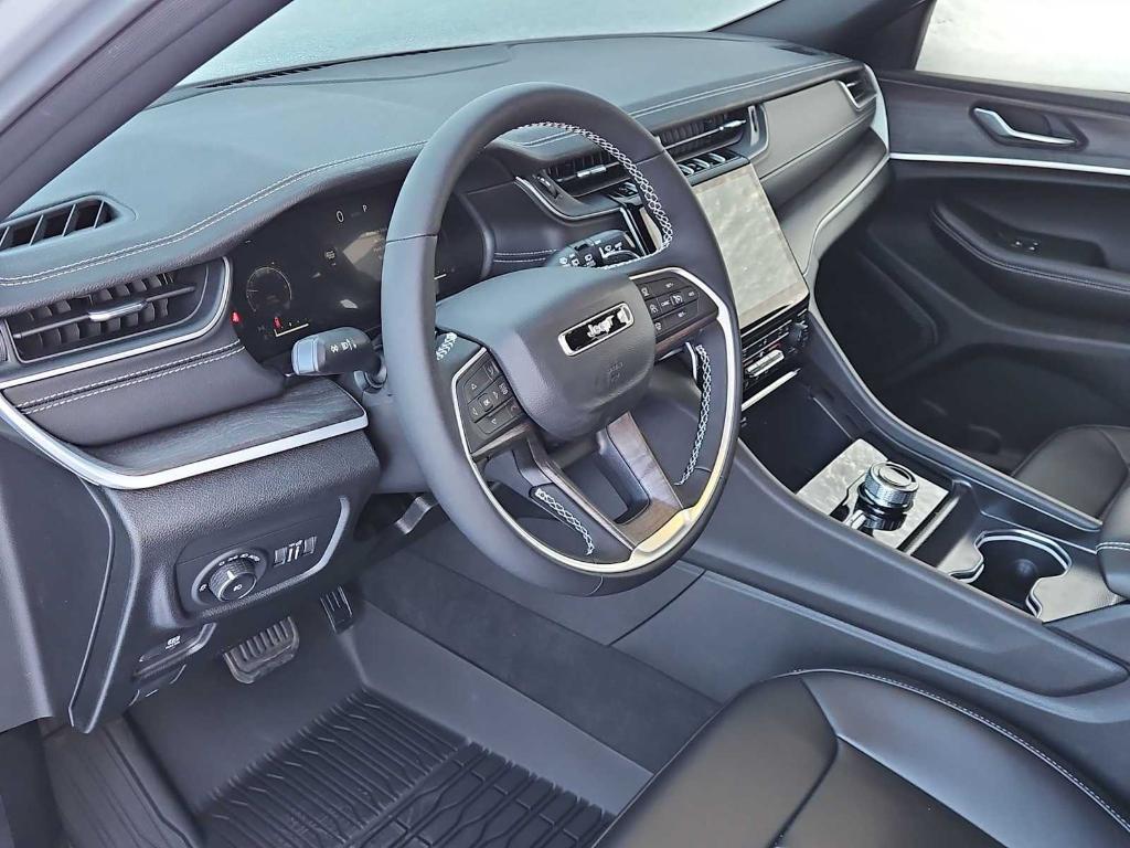 used 2025 Jeep Grand Cherokee car, priced at $44,495