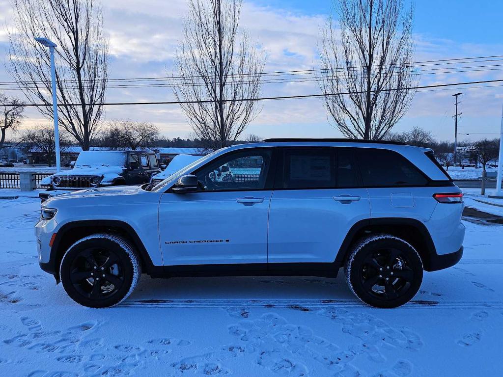 used 2025 Jeep Grand Cherokee car, priced at $44,495