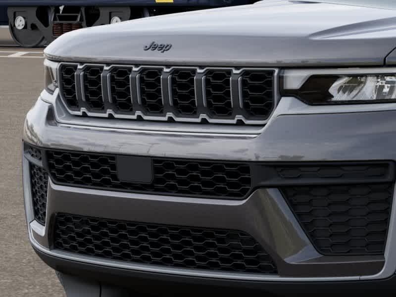 new 2026 Jeep Grand Cherokee car, priced at $45,015