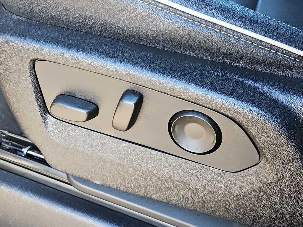 used 2023 GMC Yukon XL car, priced at $56,125