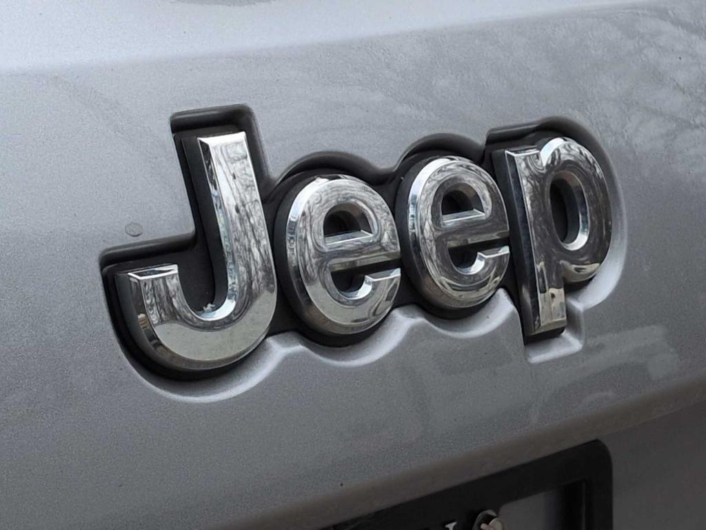 used 2019 Jeep Grand Cherokee car, priced at $11,797