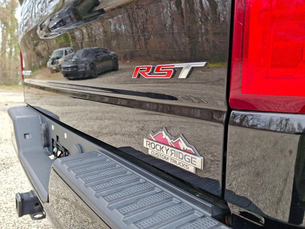 used 2019 Chevrolet Silverado 1500 car, priced at $32,221