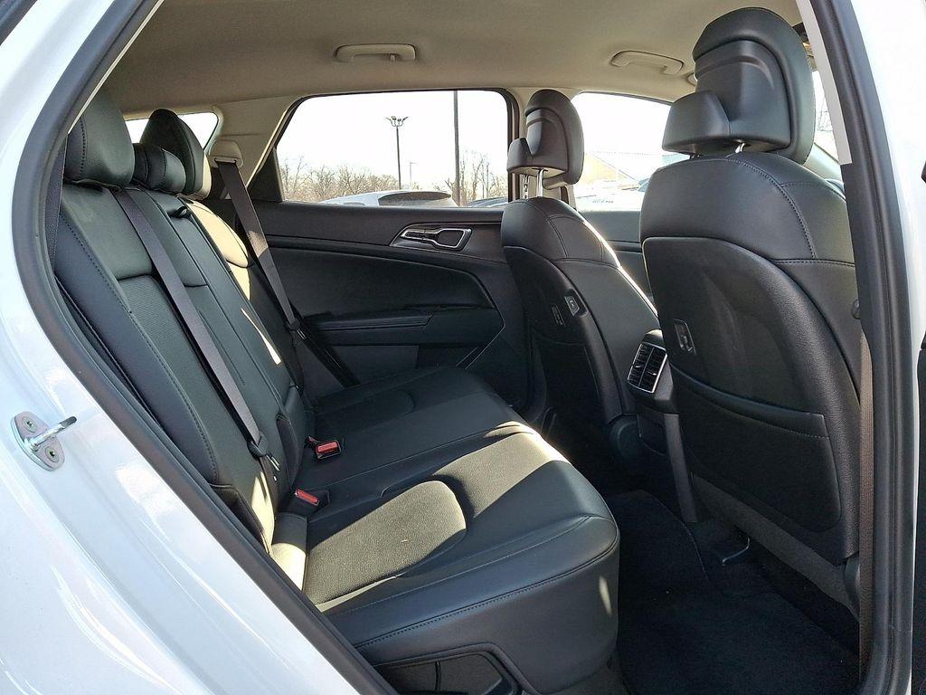 used 2023 Kia Sportage Hybrid car, priced at $25,597