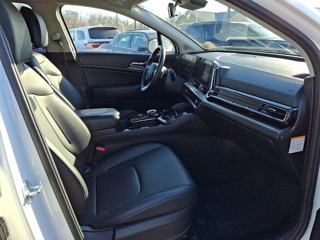 used 2023 Kia Sportage Hybrid car, priced at $25,597