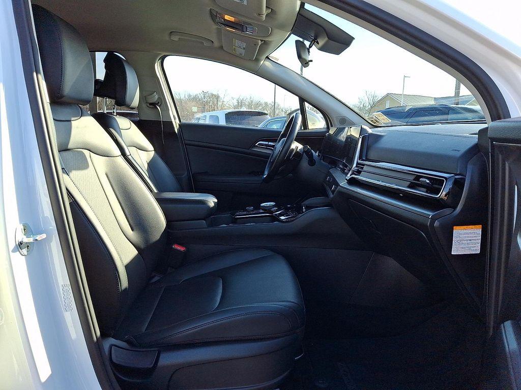 used 2023 Kia Sportage Hybrid car, priced at $25,597