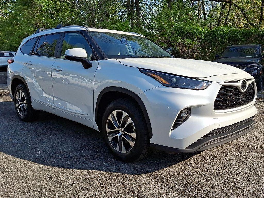 used 2023 Toyota Highlander car, priced at $35,754