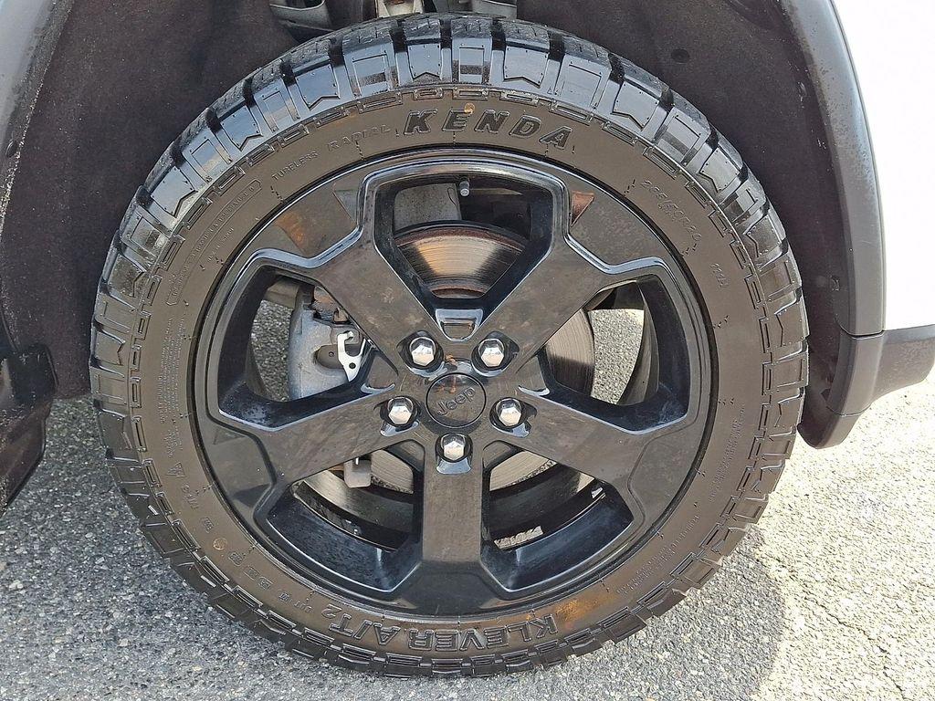 used 2019 Jeep Grand Cherokee car, priced at $18,154