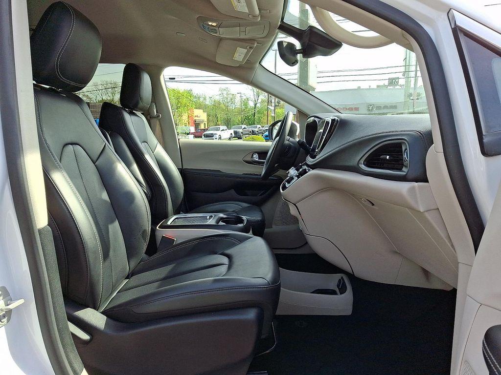 used 2023 Chrysler Pacifica car, priced at $25,752