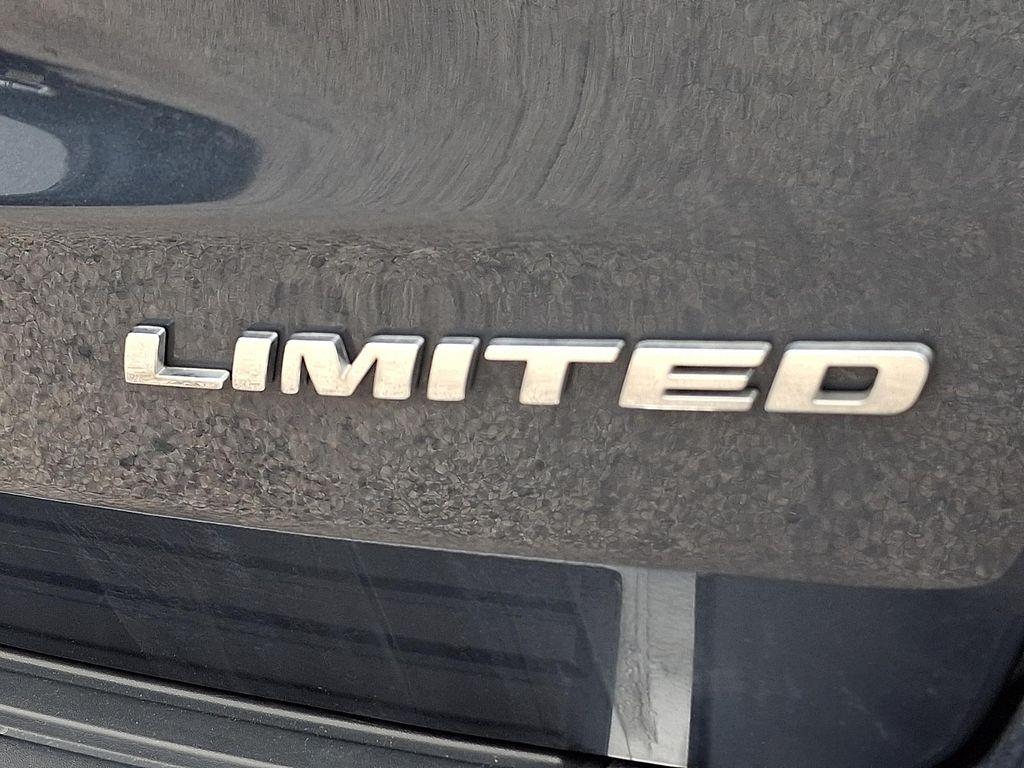 used 2021 Jeep Grand Cherokee car, priced at $29,152