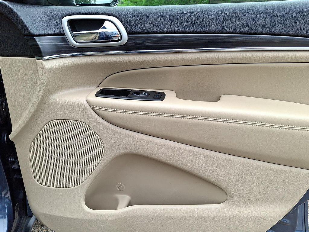 used 2021 Jeep Grand Cherokee car, priced at $29,152