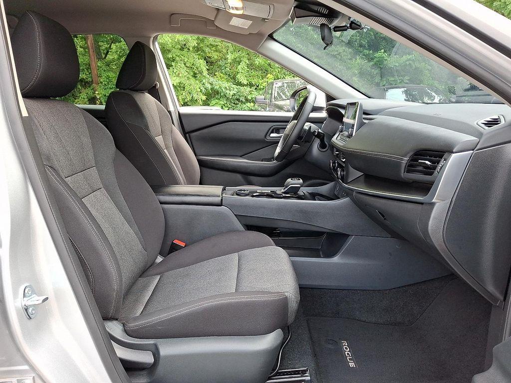 used 2025 Nissan Rogue car, priced at $23,992