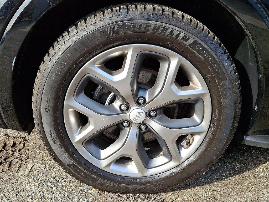 used 2016 Kia Sorento car, priced at $17,146