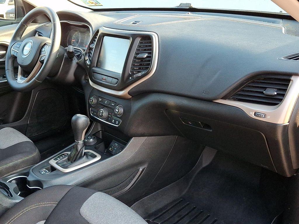used 2014 Jeep Cherokee car, priced at $11,538