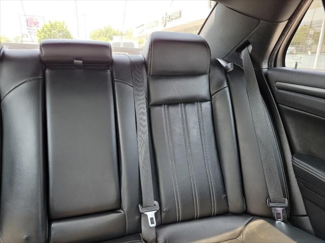 used 2015 Chrysler 300 car