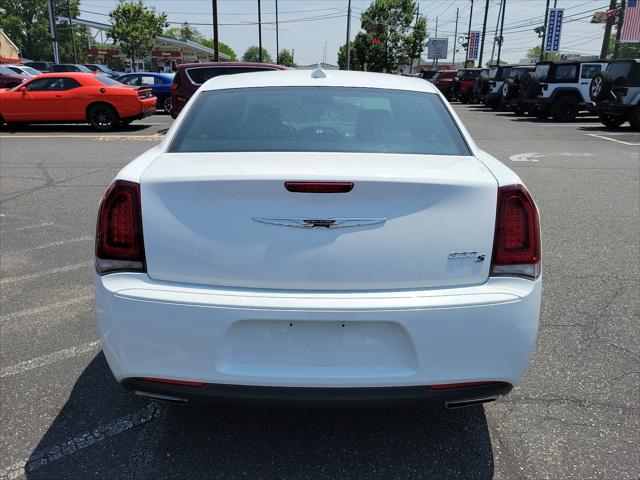 used 2015 Chrysler 300 car