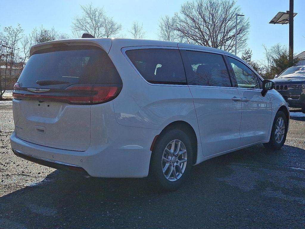 new 2026 Chrysler Pacifica car, priced at $46,006