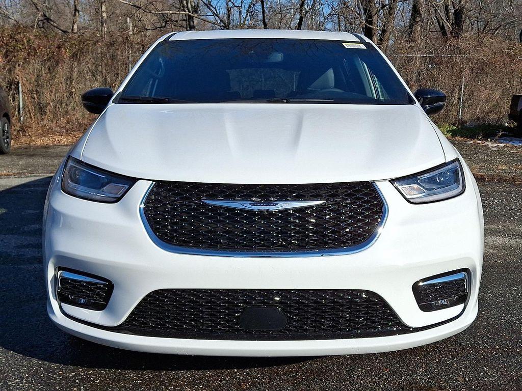 new 2026 Chrysler Pacifica car, priced at $46,006