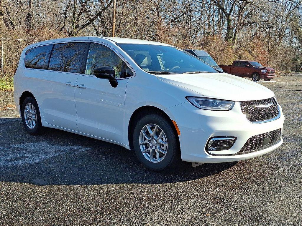 new 2026 Chrysler Pacifica car, priced at $46,006