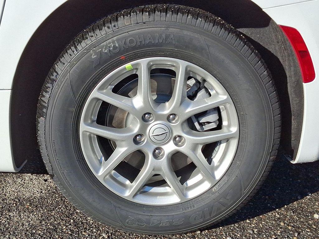 new 2026 Chrysler Pacifica car, priced at $46,006