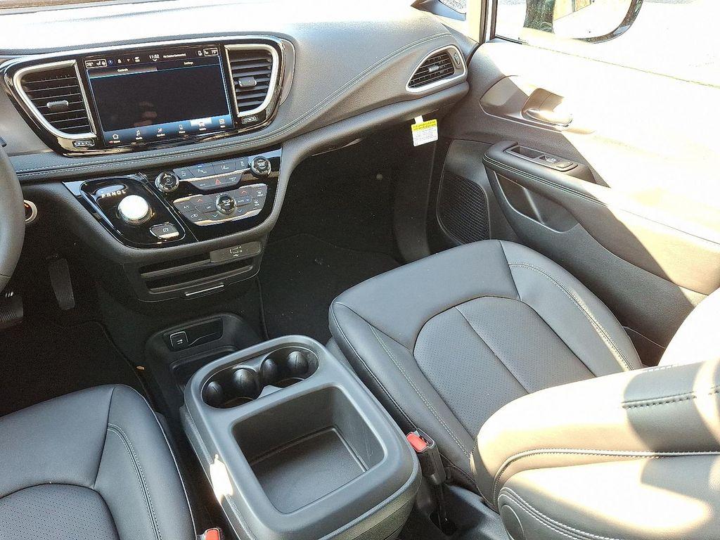 new 2026 Chrysler Pacifica car, priced at $46,006