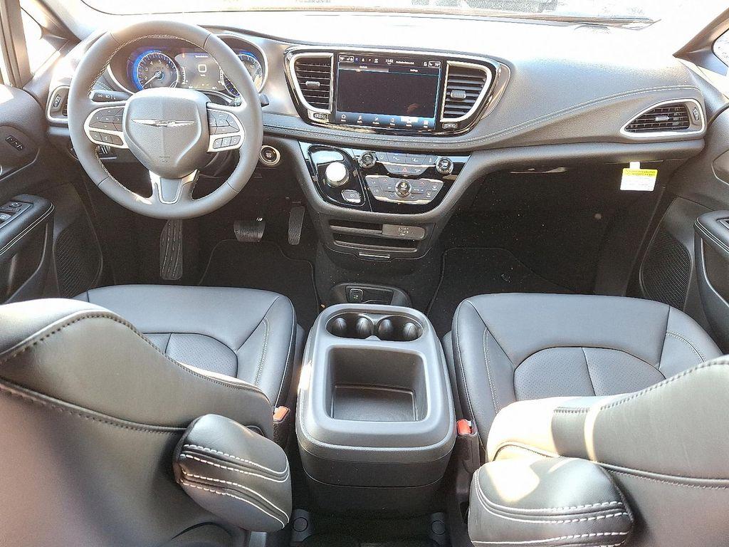 new 2026 Chrysler Pacifica car, priced at $46,006